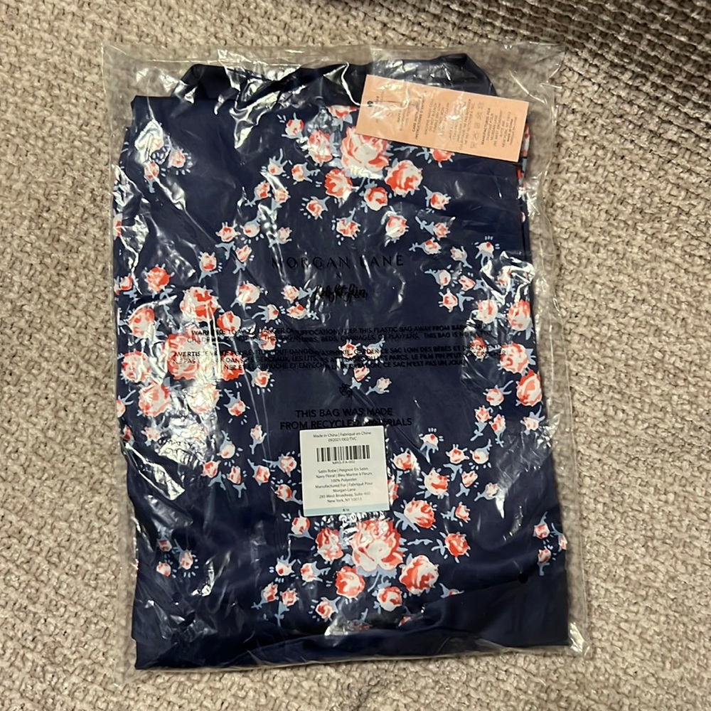 Morgan Lane x FabFitFun Satin Robe. S/M NWT